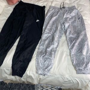 Nike Windbreaker pants size medium